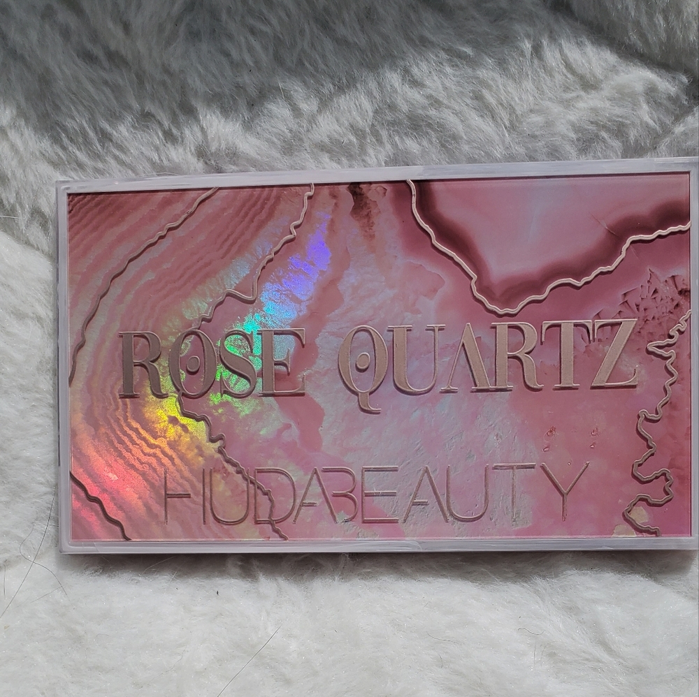 Huda beauty rose quartz pallette
